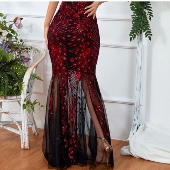 Multicolor Floral, V Neck, Slit Thigh, Contrast Mesh and Sequined Sample Gown - Picture 5 of 14